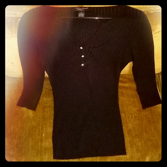 Questions Ribbed Black Shirt - Picture 1 of 4